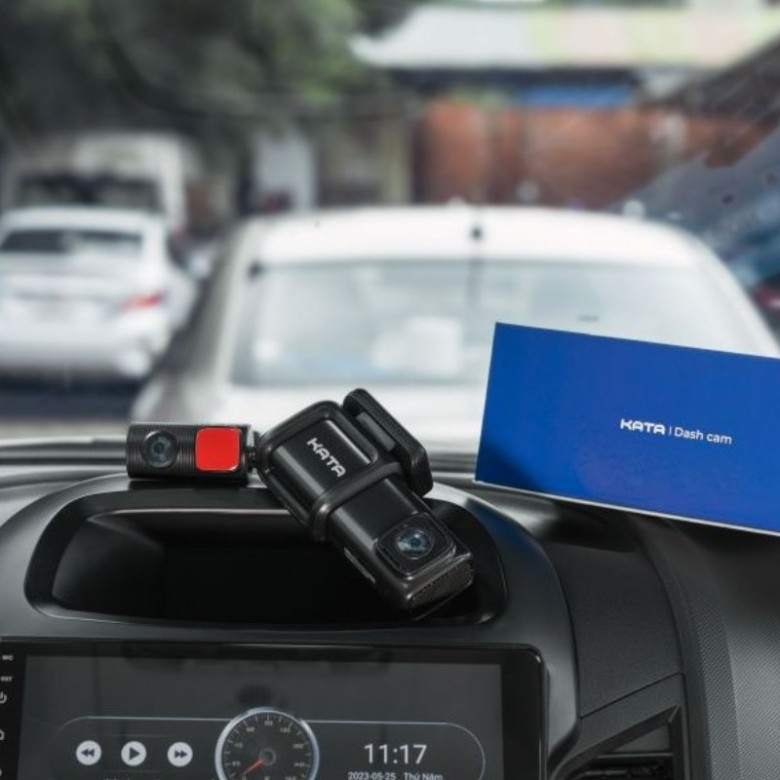 Lắp đặt camera hành trình cho xe VinFast Limo Green